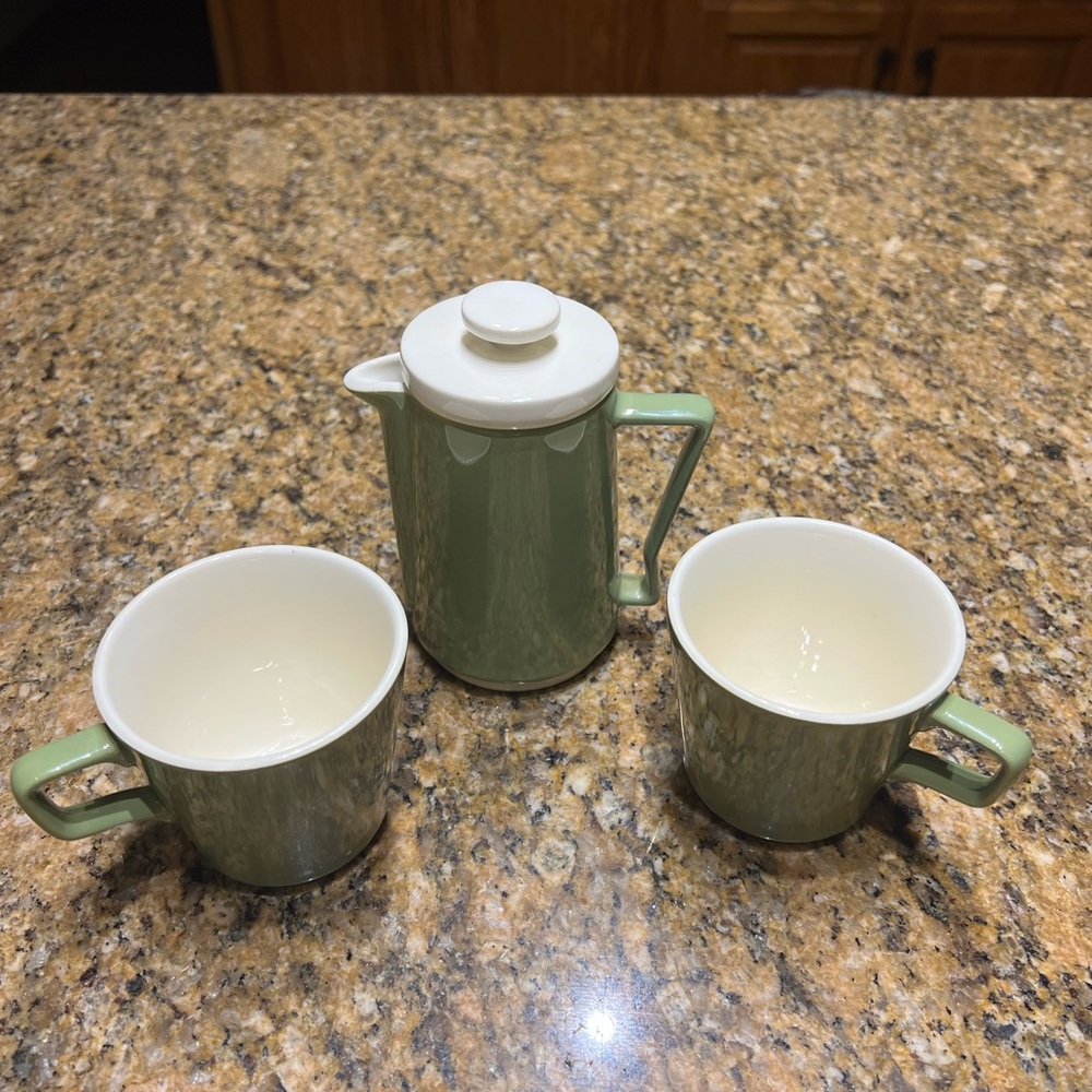 Homer Laughlin mid century creamer , 2 cups